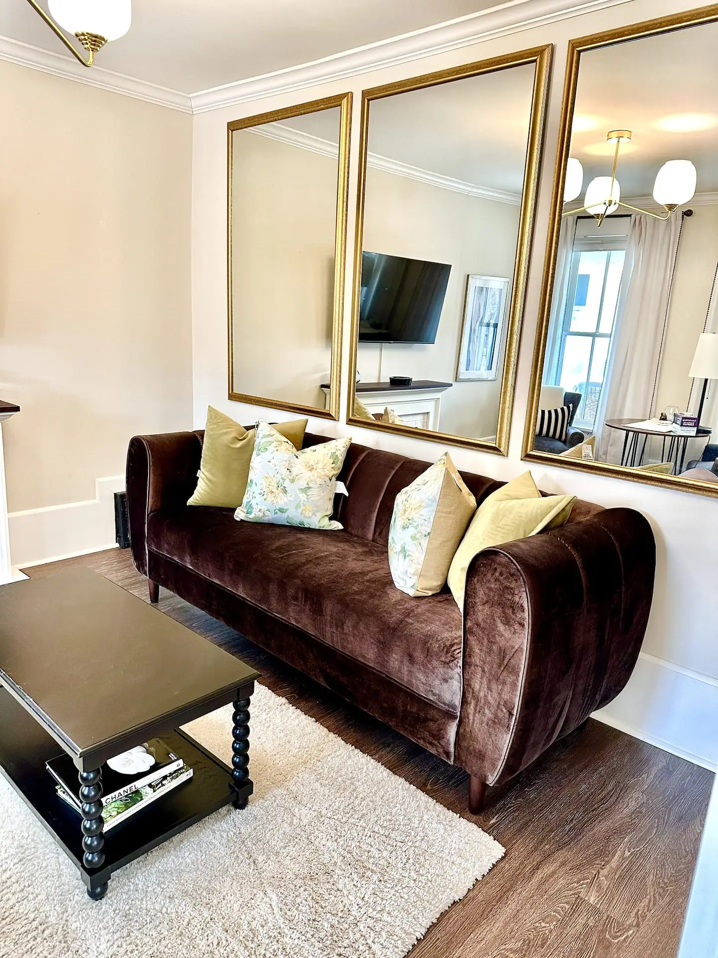 Inside The Porchside Flat at The Bell